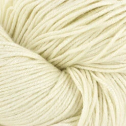 Universal Yarn Magnolia