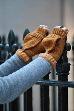 Laura Chau Fred And Ginger Flip-Tops PDF